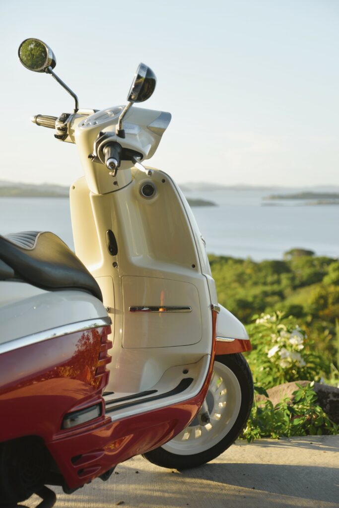 Location scooter Scooter type vespa disponible à la location en Martinique